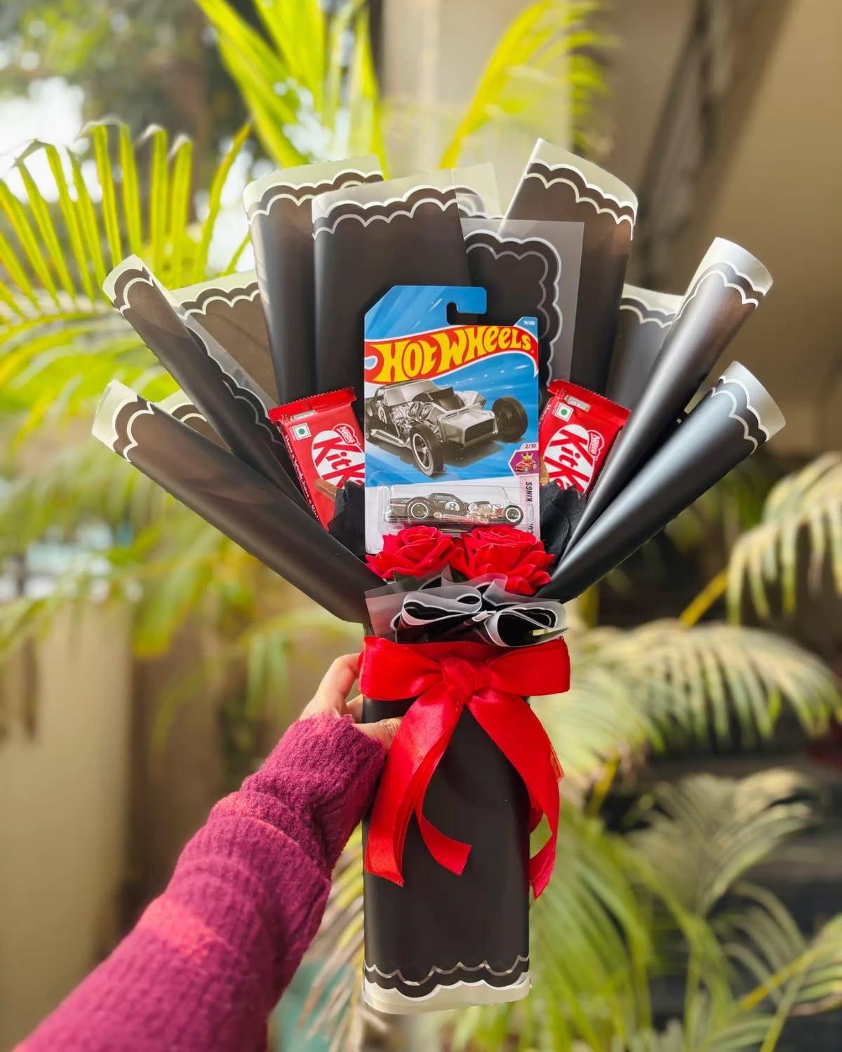 Single Hotwheels bouquet - Image 1