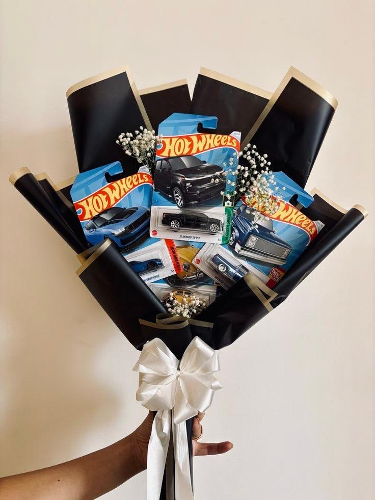Hotwheels bouquet - Image 1
