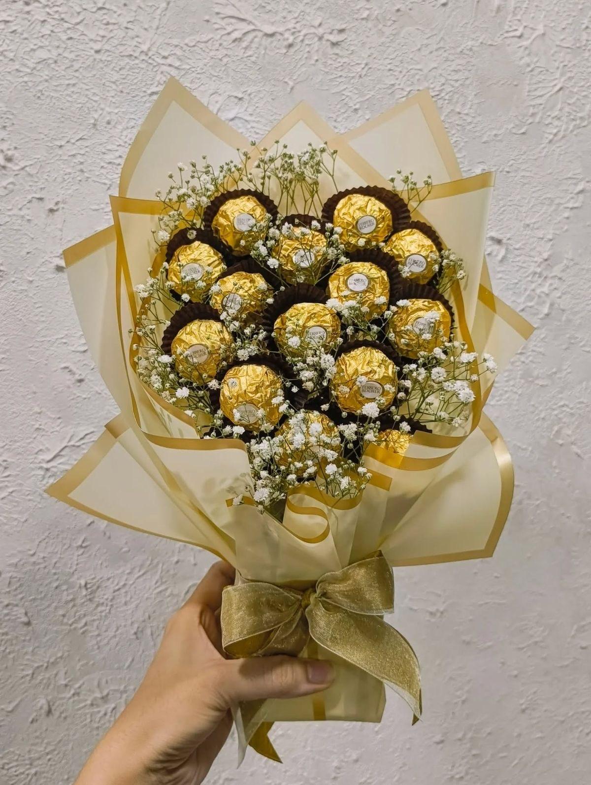 Ferrero Rochelle chocolate bouquet - Image 1