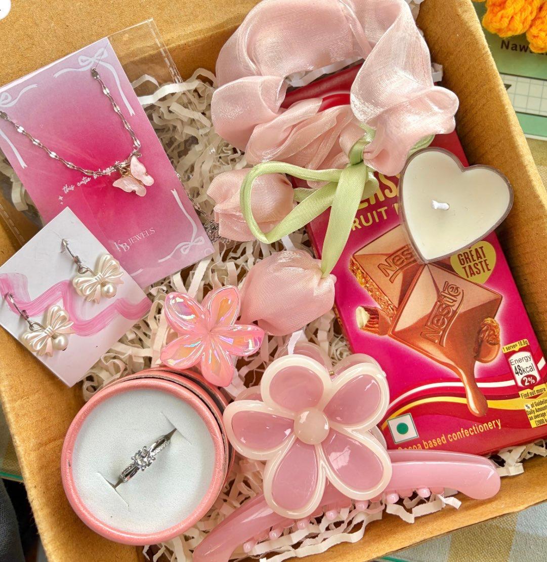 Pink coded valentine  hamper - Image 1